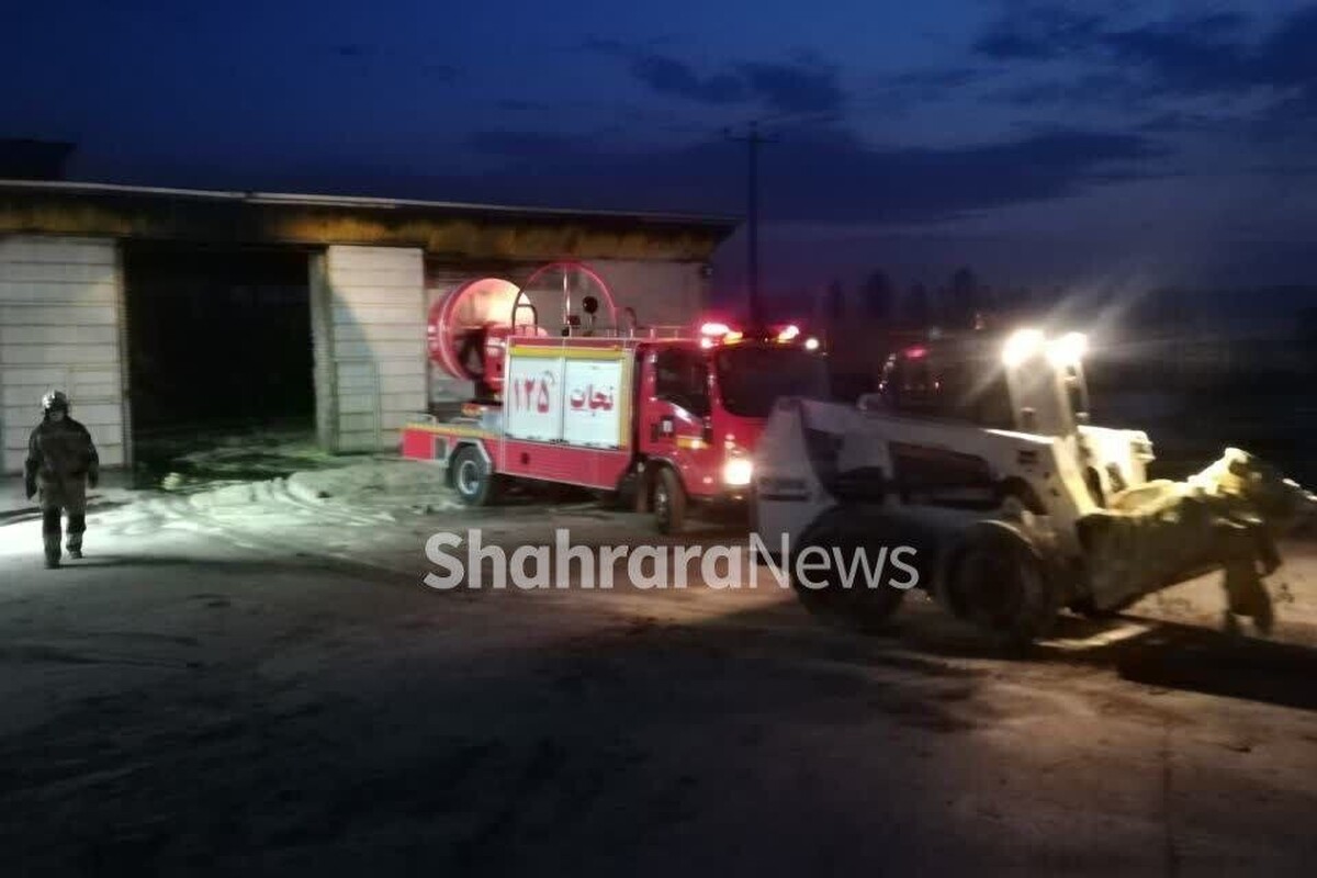 مدیر روابط عمومی آتش نشانی مشهد از وقوع آتش سوزی در یک انبار گوگرد واقع در حاشیه شهر خبر داد.