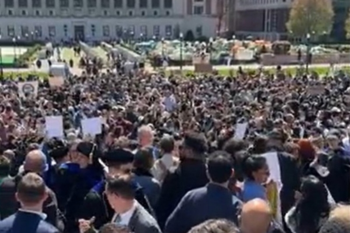 کلاس‌های درس دانشگاه کلمبیا در آمریکا به خاطر ادامه تظاهرات‌های ضداسرائیلی مجازی شده است.