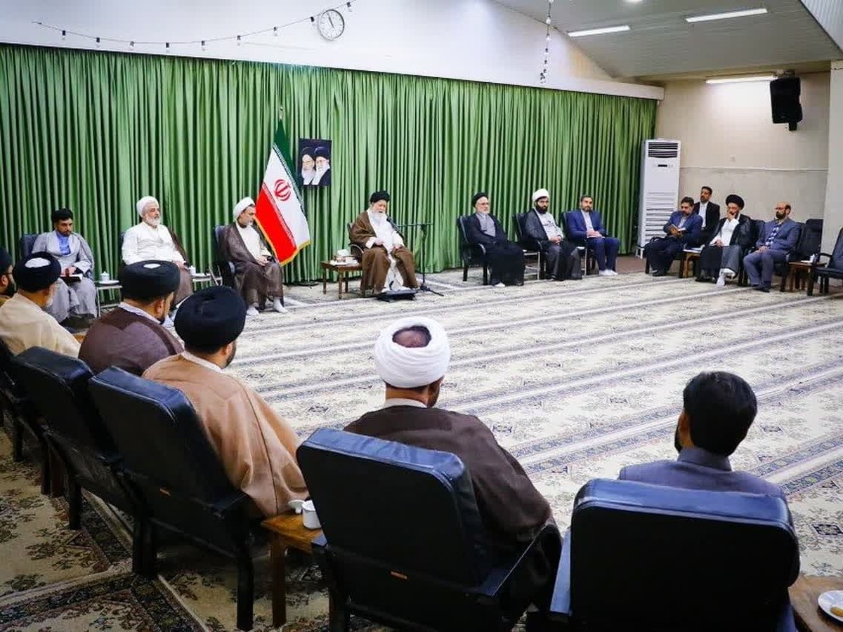 نماینده ولی‌فقیه در استان خراسان‌رضوی گفت: جامعة‌المصطفی‌العالمیه یکی از شجره‌های طیبه‌ای است که به برکت انقلاب اسلامی شکل گرفت تا همراه با مبانی دین و ارزش‌های تشیع، گفتمان انقلاب اسلامی نیز به کشور‌های عالم تسری پیدا کند؛ بنابراین نباید این مولود مبارک را صرفاً یک نمایندگی آموزشی و یک جریان تعلیمی دانست.