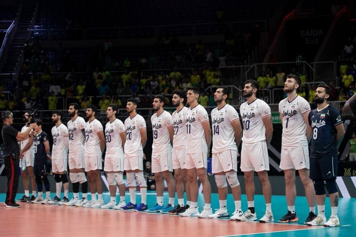 سرمربی تیم ملی والیبال ایران فهرست ۳۰ نفره این تیم برای حضور در لیگ ملت‌های ۲۰۲۴ را اعلام کرد.