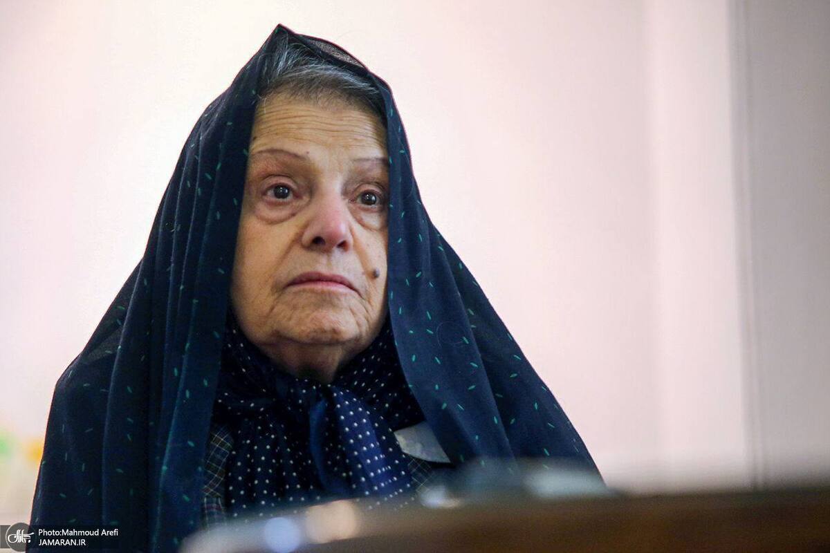 معصومه حائری، همسر شهید سید مصطفی خمینی و عروس امام‌خمینی(ره) درگذشت.