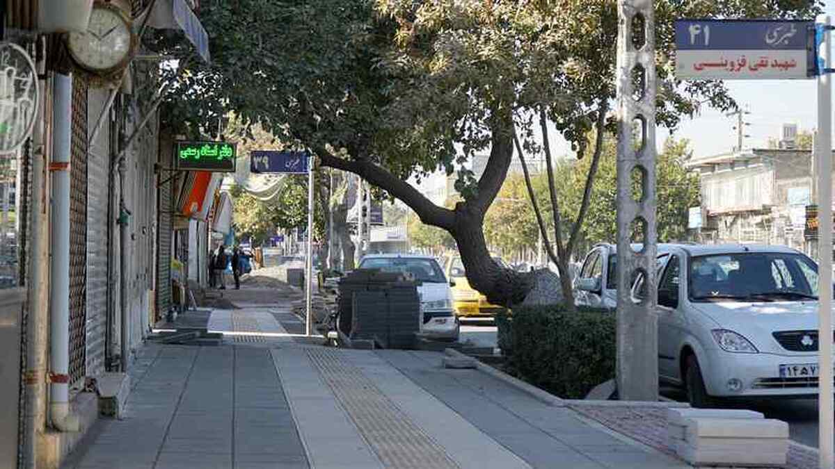 با توجه به فصل جابجایی مستاجران، در این بسته خبری قصد داریم تا با معرفی شرایط، ویژگی‌ها و میزان مبلغ رهن و اجاره در مناطق مختلف مشهد، همراه شما خوانندگان عزیز باشیم.