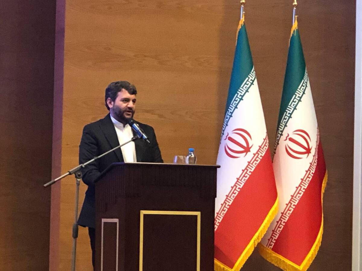 مشاور رئیس جمهور و دبیر شورای عالی مناطق آزاد تجاری صنعتی و ویژه اقتصادی گفت: یک سوم ارزآوری کشور توسط این مناطق انجام می‌شود و ١٨ میلیارد دلار ارز غیر نفتی برای کشور تامین کردند.