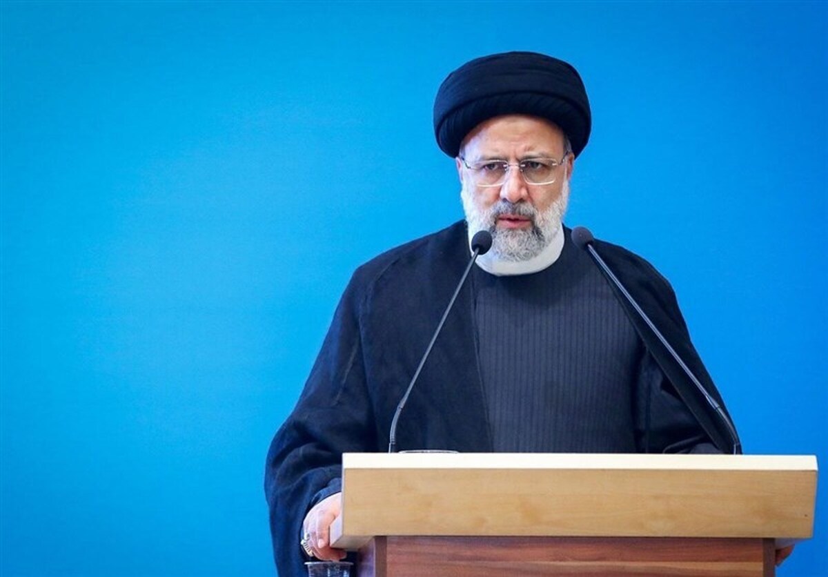 رئیس جمهور گفت: نگاه غرب به آفریقا برای تامین منافع خود است؛ آنها آفریقا را برای خودشان می‌خواهند ما آفریقا را برای آفریقا می‌خواهیم. این تفاوت دو رویکرد در جهان است.