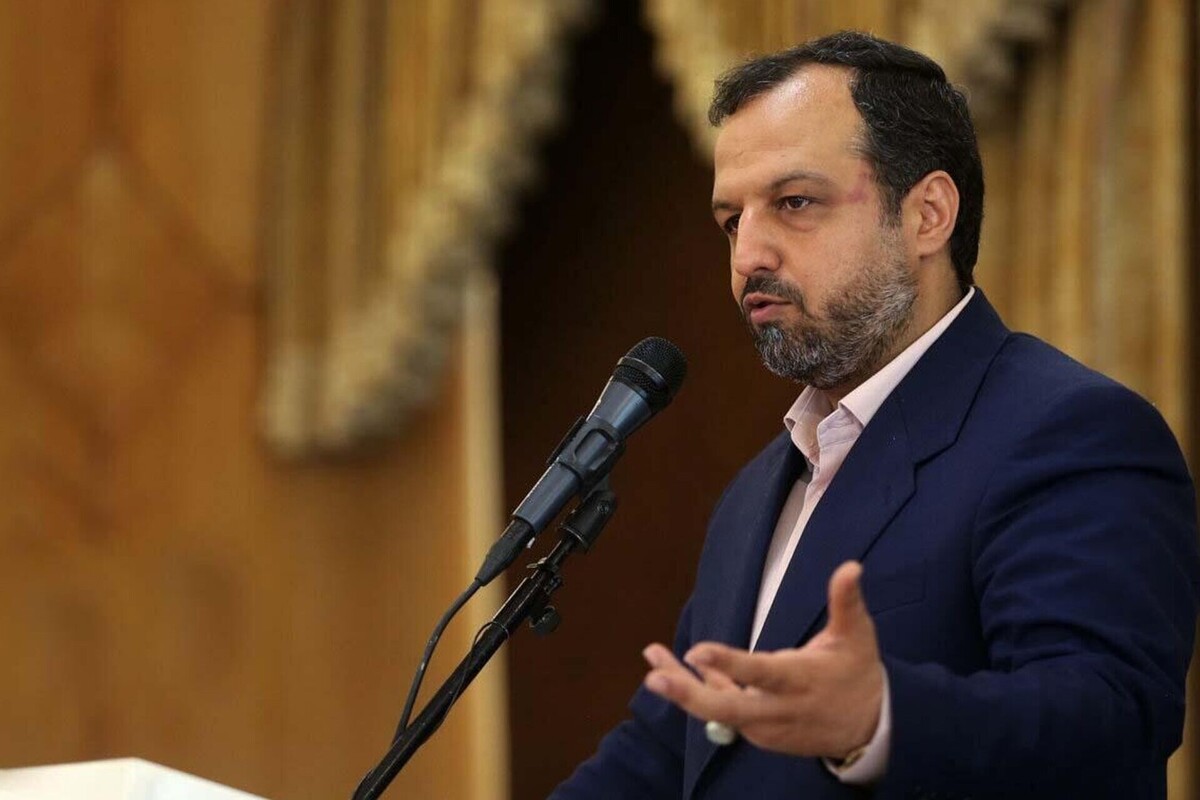 وزیر امور اقتصادی و دارایی گفت: از سال ۱۴۰۰ تا پایان سال گذشته، ۱۱۷ هزار میلیارد تومان تسهیلات خرد بدون‌ضامن توسط بانک‌ها پرداخت شده است.
