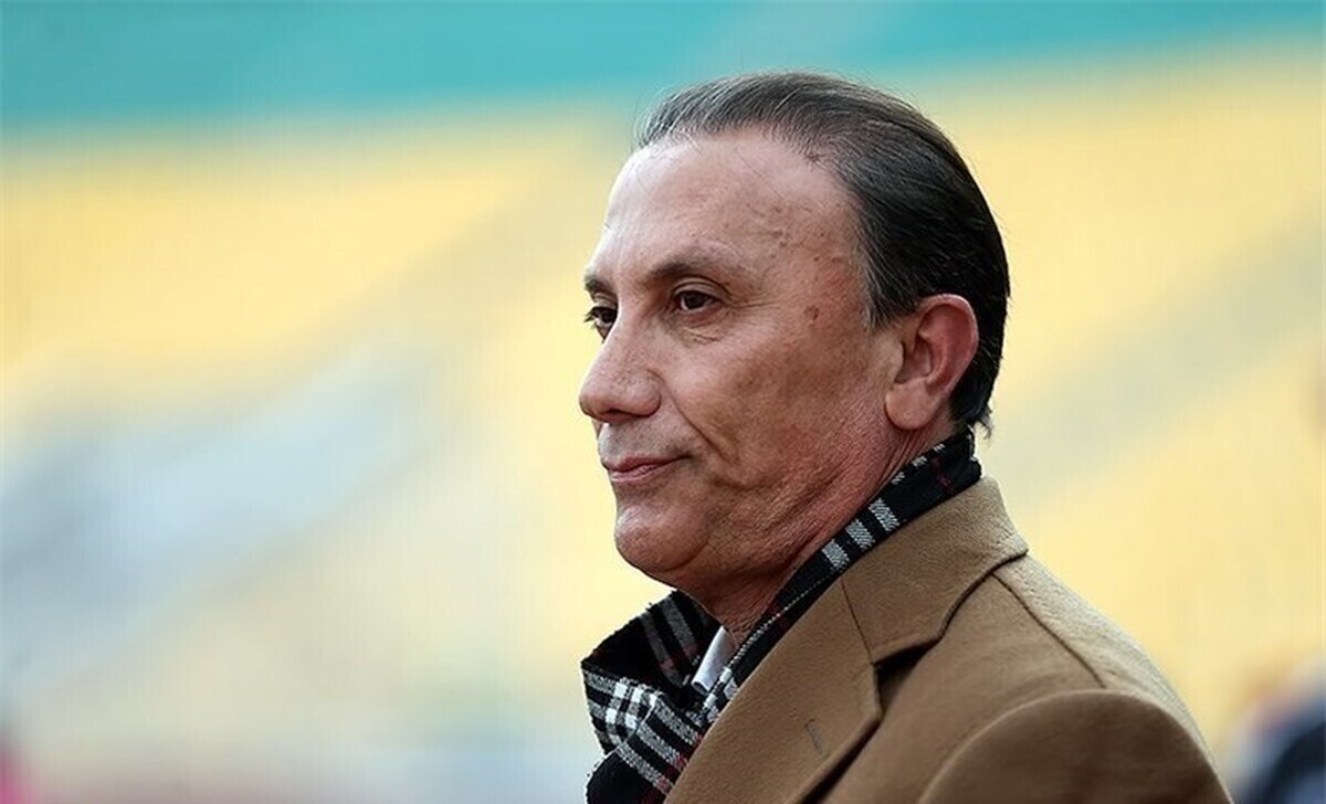 حمید درخشان، سرمربی سابق پرسپولیس شکست این تیم مقابل آلومینیوم اراک را با چهار گل خورده بسیار شگفت انگیز می‌داند.