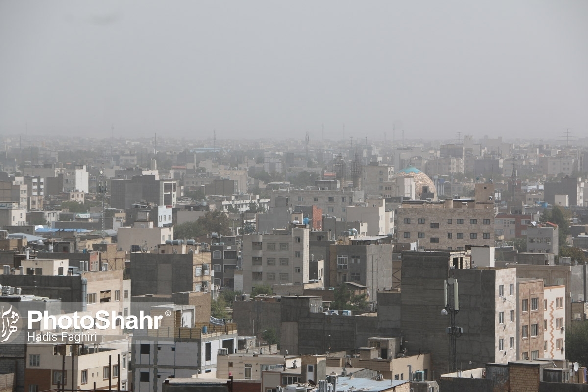 مدیر کل حفاظت محیط زیست خراسان رضوی گفت: میزان آلاینده‌ها در هوای کلانشهر مشهد امروز فزایش یافته و کیفیت هوا در آستانه وضعیت هشدار قرار گرفت.