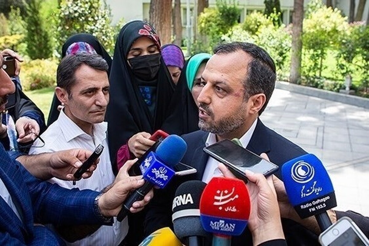 وزیر اقتصاد گفت: مطابق تصویب نامه هیأت وزیران، هر دستگاه اجرایی متعهد شده است، میزان رشد اقتصادی در بخش‌های مختلف تولیدی، عمران، صنعت، آب، برق را با هدف گذاری عددی ظرف ۶ ماه اول تا پایان سال محقق کند.
