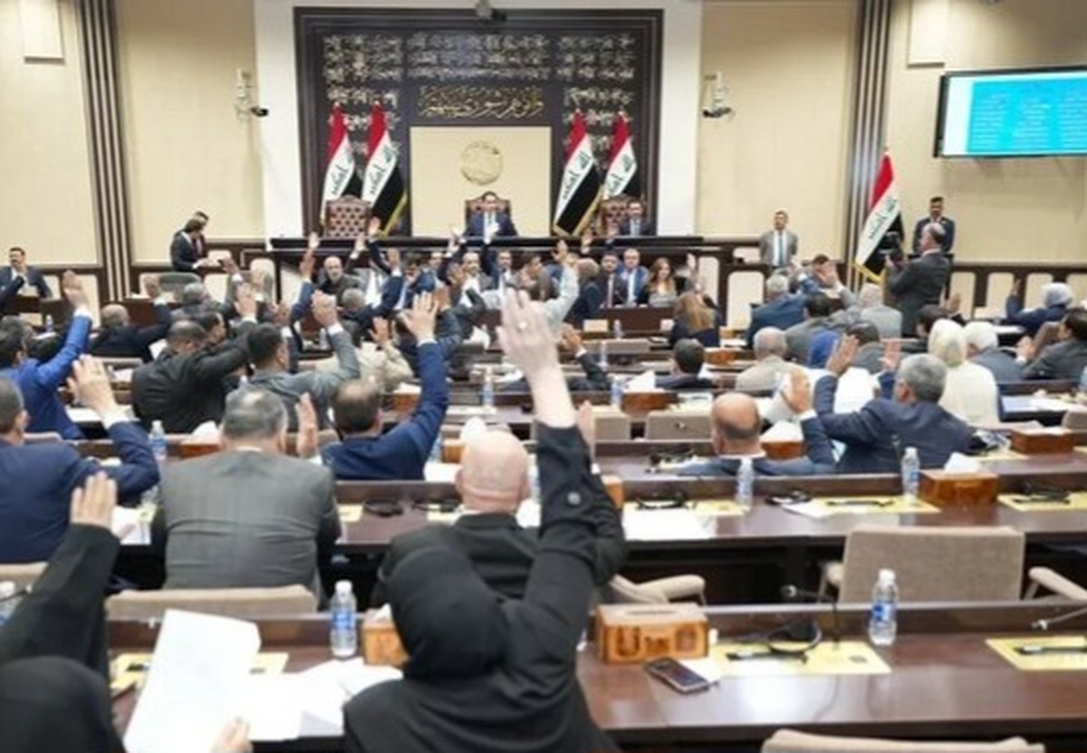تعداد زیادی از نمایندگان پارلمان عراق در واکنش به انتقاد آمریکا و غرب از تصویب قانون جرم‌انگاری همجنسگرایی، خواستار طرد سفیر آمریکا در بغداد شدند.