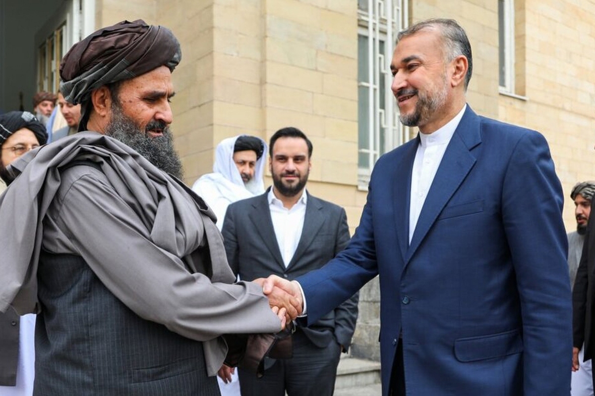قرار است عبدالغنی برادر، معاون اقتصادی نخست وزیر حکومت سرپرست به همراه امیر خان متقی، سرپرست وزارت خارجه طالبان و هیئت همراهشان برای حضور در مراسم تشییع پیکر رئیس جمهور به ایران سفر کنند.