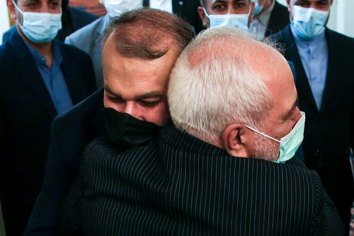 محمد جواد ظریف با بیان اینکه آقای امیر عبدالهیان مرد پرکار و پرتلاشی بودند و زمان زیادی را به کار و پیگیری امور اختصاص می‌دادند گفت: مشخصه بارز آقای امیرعبدالهیان اخلاص و مردم‌داری ایشان بود.