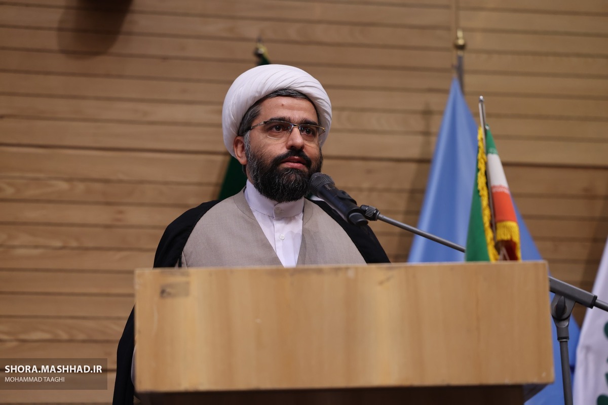 رئیس کمیسیون فرهنگی و اجتماعی شورای اسلامی شهر مشهد مقدس گفت: شهید آیت‌الله رئیسی، در مباحثی، چون زیارت و زائر ایده‌های ارزنده‌ای داشت و در زمان تولیت آستان قدس رضوی زیارت «از مبداء تا مبداء» را تعریف کرد.