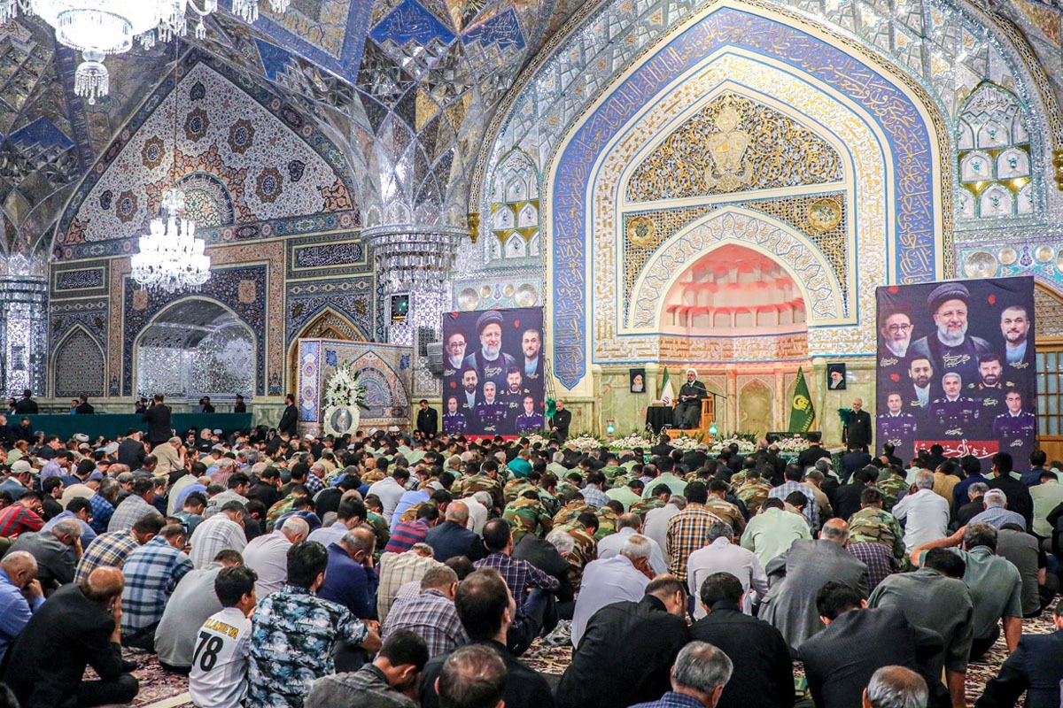 آیین بزرگداشت هفتمین روز شهادت خادم‌جمهور در حرم مطهر رضوی برگزار شد.