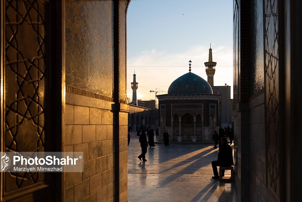 هم‌زمان با بیست‌وسوم ماه ذی‌القعده که به‌روایتی سالروز شهادت ثامن‌الحجج‌(ع) است، حرم مطهر رضوی غرق در ماتم و عزای این امام همام شد.