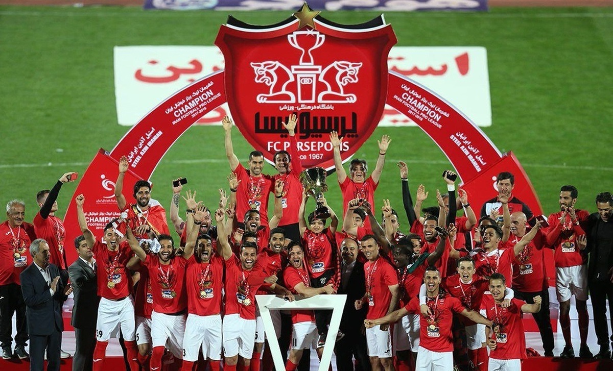 ویدیو جشن قهرمانی پرسپولیس پس از غلبه بر مس رفسنجان را در ادامه ببینید.