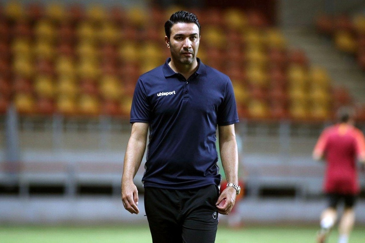 سرمربی استقلال پس از آخرین بازی فصل هم به پرسپولیس حمله کرد.