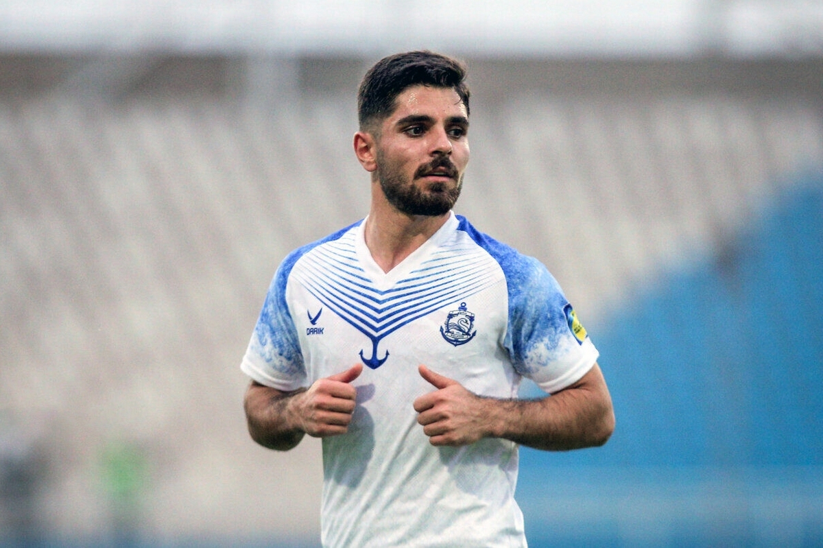 محمد عمری اولین خرید باشگاه پرسپولیس در فصل نقل و انتقالات تابستانی محسوب می‌شود.