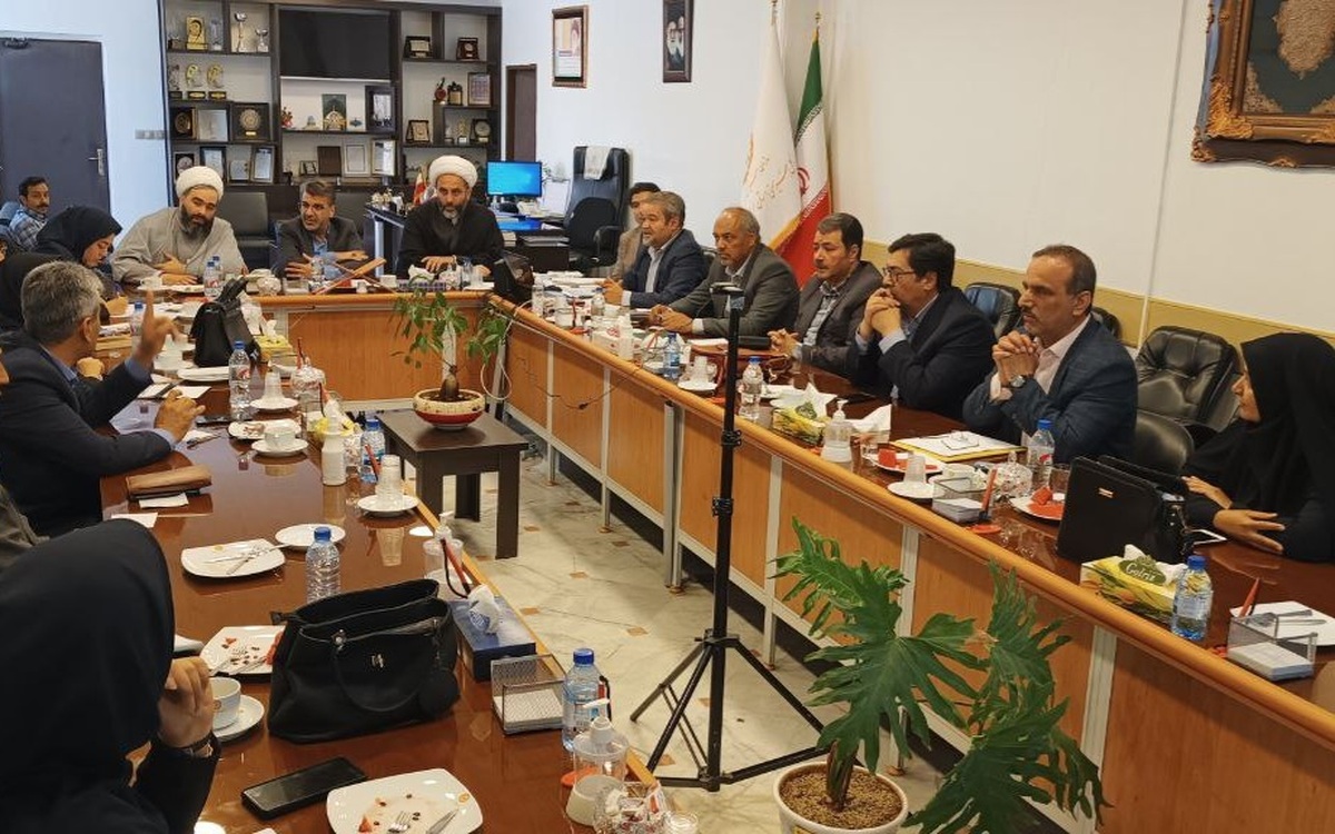 معاون فرهنگی، اجتماعی و زیارت استاندار خراسان رضوی گفت: در برابر چالش طلاق، نیازمند تعریف یک مدل جریان‌سازی اجتماعی هستیم تا همان‌طور که در صورت بروز سیل، زلزله و بلایای طبیعی، فرآیند رسیدگی و امدادگری طبق یک مدل مشخص صورت می‌گیرد، ما هم در قبال آسیب‌های اجتماعی و به‌خصوص طلاق، طبق یک مدل مشخص کنش‌گری داشته باشیم.