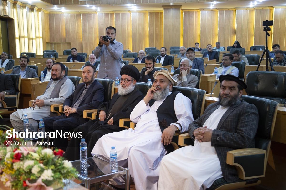 سلطانی از چهره‌های مهاجران اهل سنت در مشهد گفت: امام خمینی (ره) نشان دادند که اسلام مرز ندارد و مرز ایشان مرز ایران و افغانستان نیست.
