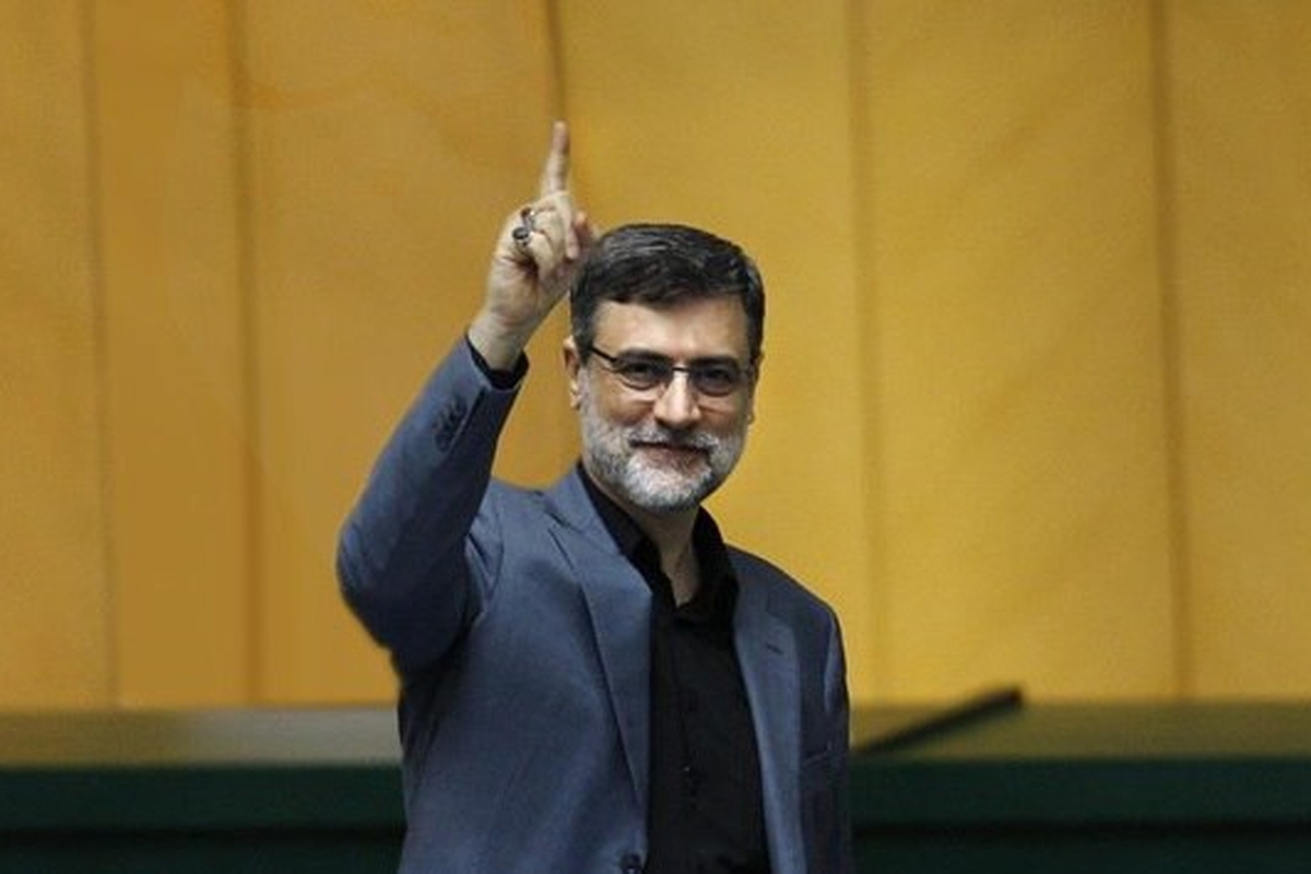 قاضی زاده هاشمی پس از ثبت نام در انتخابات ریاست جمهوری ۱۴۰۳ گفت: چرا علی رغم داشتن مولفه‌های متعدد قدرت در کشور با مسائل و مشکلاتی روبه رو است؟ امروز بی اخلاقی‌های سیاسی بیهوده است.