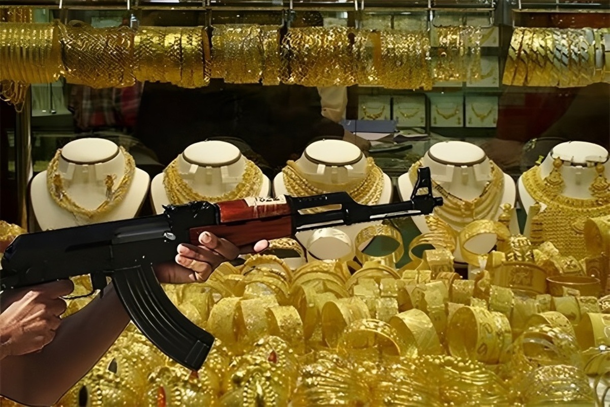 سرقت مسلحانه دزدان نقابدار از طلافروشی اسلامشهر و لحظه هدف‌قرارگرفتن پلیس را ببینید.