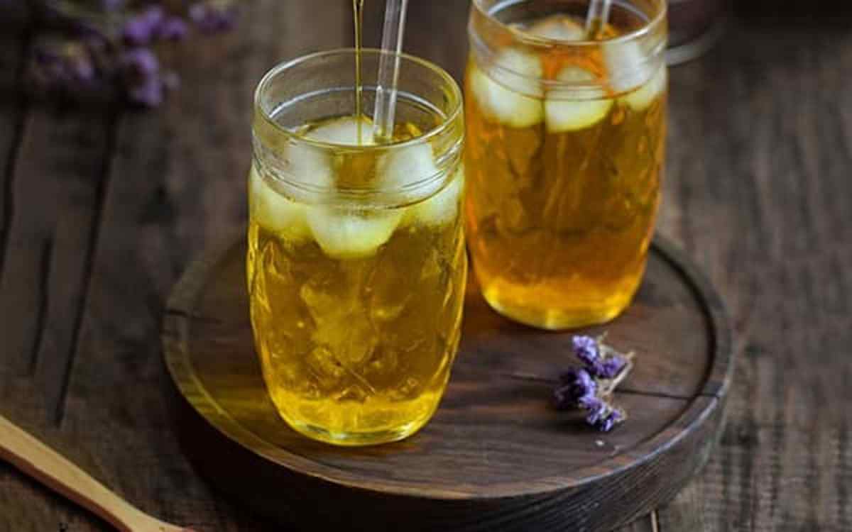 یک متخصص طب ایرانی، استفاده از شربت زعفران و سنبل الطیب را برای غلبه بر استرس و اضطراب مؤثر دانست.