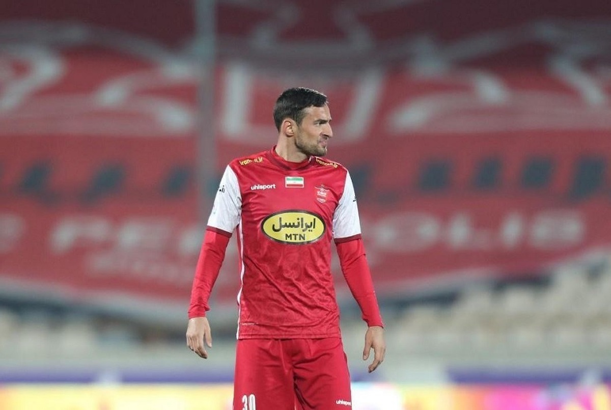 مدیرعامل باشگاه پرسپولیس مخالف ماندن مدافع گرجستانی تیمش است.