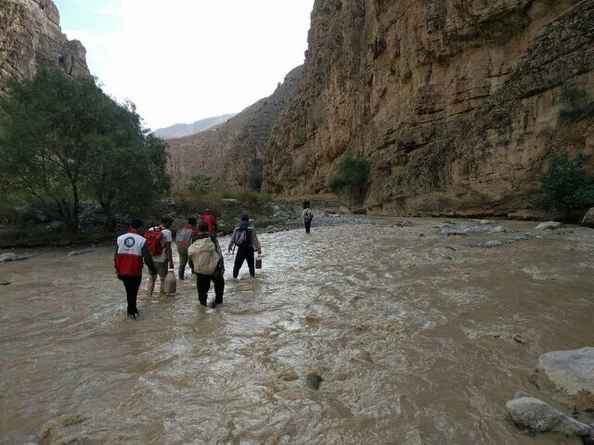 مدیرعامل جمعیت هلال‌احمر استان خراسان رضوی از نجات جان ۱۸ طبیعت گرد در دره شمخال قوچان توسط امدادگران هلال‌احمر خبر داد.
