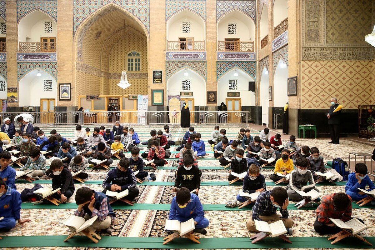 کارگاه‌های مشاوره آموزشی قرائت قرآن و تصحیح قرائت نماز در دارالقرآن حرم مطهر رضوی برگزار می‌شود.