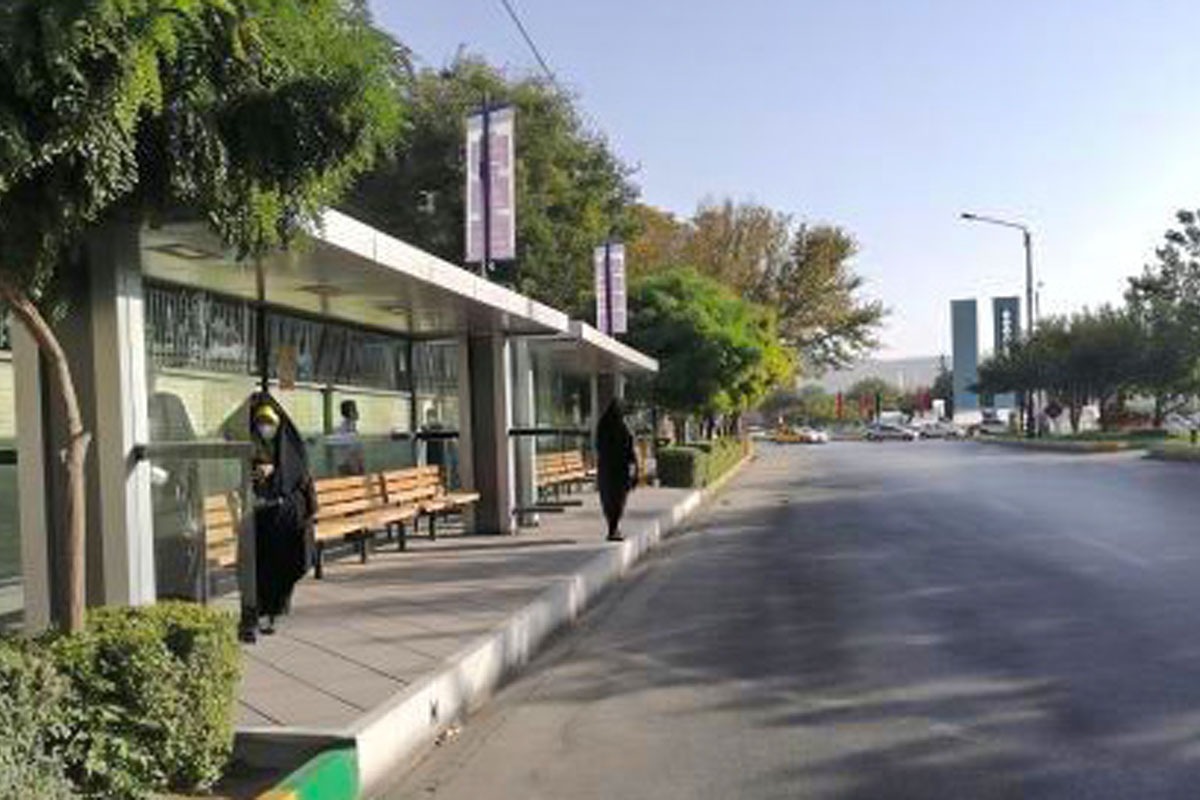 رئیس کمیسیون عمران، حمل‌‎ونقل و ترافیک شورای اسلامی شهر مشهد گفت: اجرای مسیر ۴ بی‌آرتی، حدفاصل میدان فردوسی، بولوار توس، بولوار شاهنامه تا آرامگاه فردوسی به طول ۲۳ کیلومتر جزو اولویت‌های عملیاتی و اجرایی برای سال ۱۴۰۳ است.