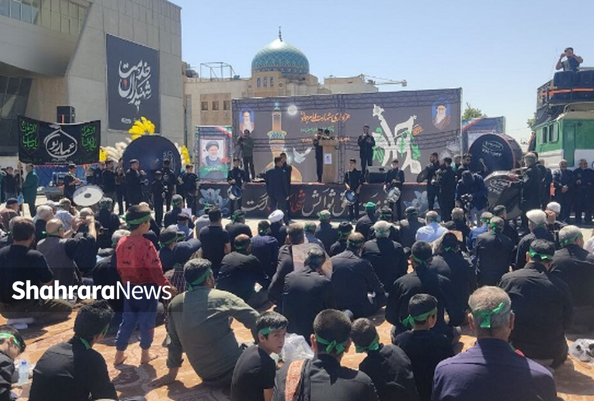 زائران و مجاوران حرم مطهر رضوی در سالروز شهادت فرزند امام مهربانی‌ها، با حضور در حرم امام‌رضا (ع)، این روز را به ولی‌نعمت خود تسلیت گفتند.