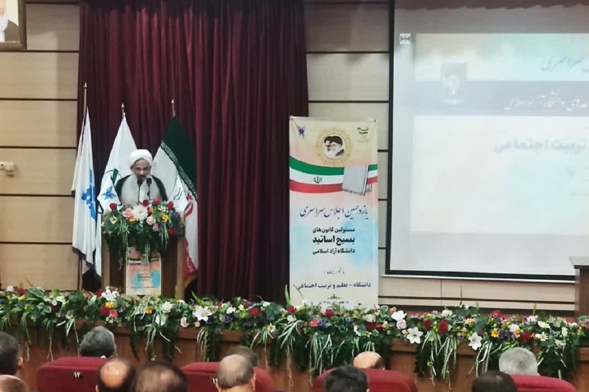 نماینده ولی‌فقیه در سپاه پاسداران انقلاب اسلامی گفت: یادگار مهمی که امروز از شهید رئیسی باقی مانده است و باید حفظ شود، این است که به نظام حکمرانی ریاست‌جمهوری معنای جدیدی داد و گفت رئیس‌جمهور «سرباز ولایت» است.
