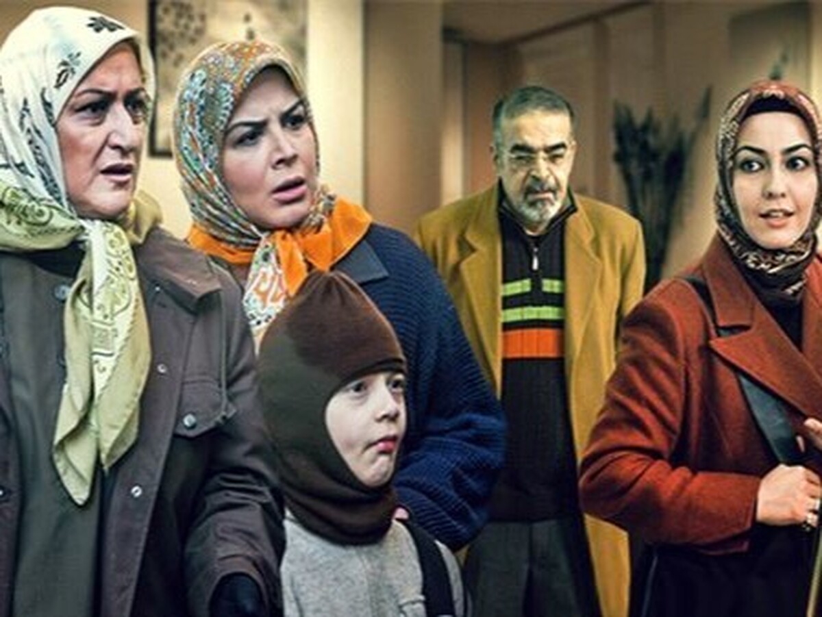 مجموعه طنز «ترش و شیرین» به کارگردانی رضا عطاران از فردا شب یکشنبه ۲۰ خرداد ۱۴۰۳ از شبکه آی‌فیلم به‌روی آنتن می‌رود.