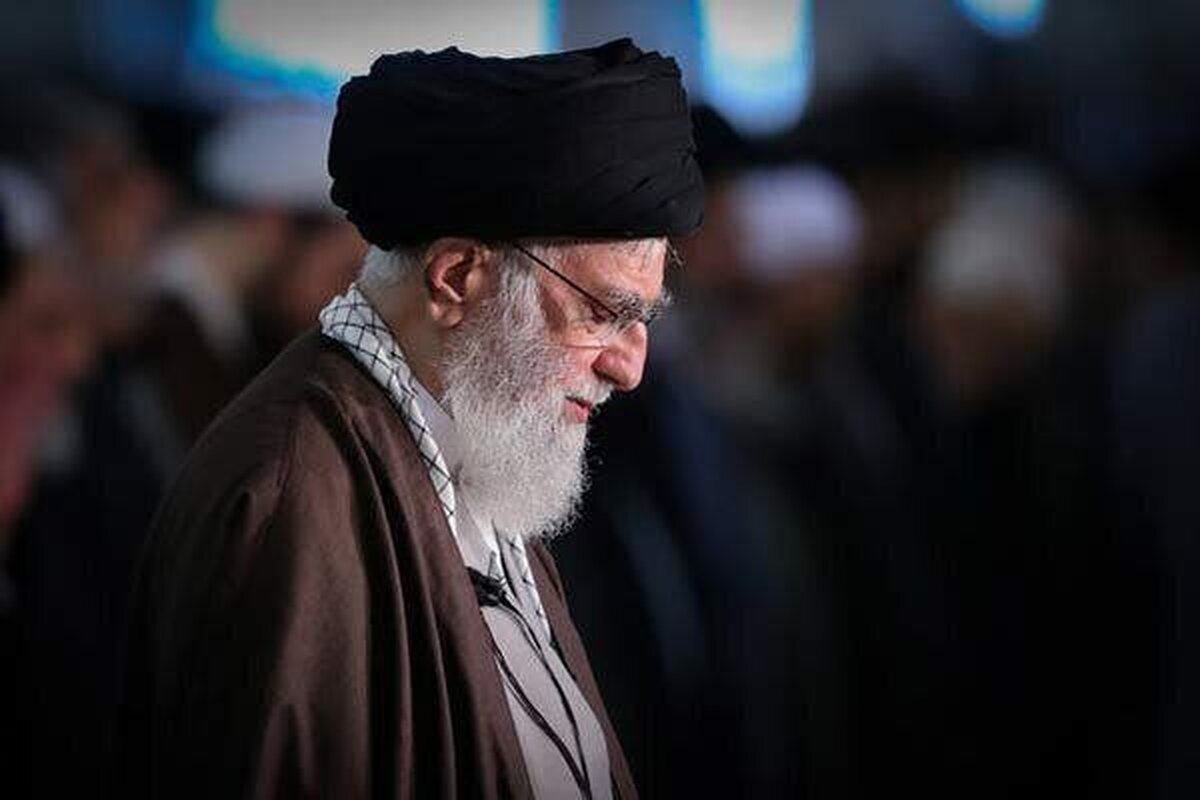 مراسم تشییع و اقامه نماز بر پیکر حجت‌الاسلام والمسلمین سیّدابراهیم رئیسی، رئیس‌جمهور اسلامی ایران، دکتر امیرعبداللهیان وزیر امور خارجه، حجت‌الاسلام‌والمسلمین آل‌هاشم نماینده ولی‌فقیه در آذربایجان شرقی، دکتر رحمتی استاندار آذربایجان شرقی و همراهان گرامی ایشان در سانحه هوایی، به امامت رهبر معظم انقلاب از ساعت ۷:۳۰ صبح امروز چهارشنبه در دانشگاه تهران برگزار می‌شود.