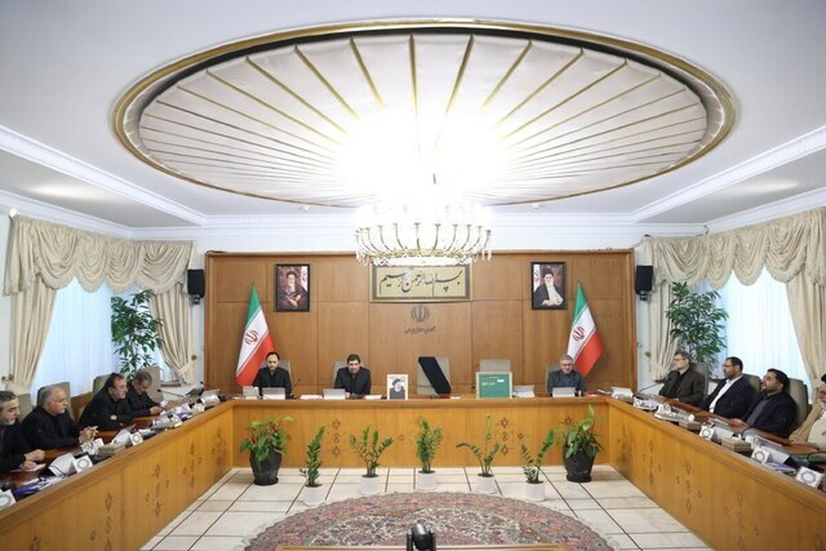 نخستین جلسه هیات دولت بعد از شهادت آیت الله رئیسی ساعت ۶ صبح امروز به ریاست سرپرست ریاست جمهوری و حضور تمامی اعضا برگزار شد.