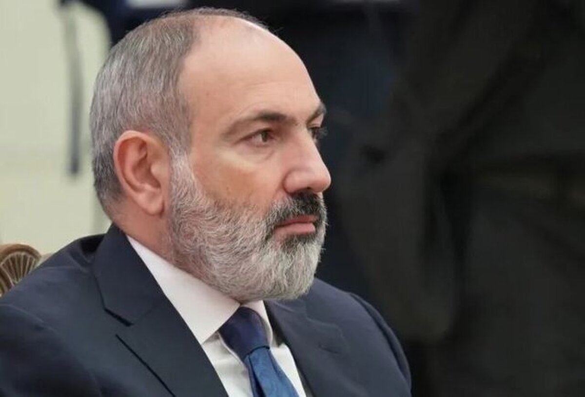 نخست‌وزیر ارمنستان دقایقی پیش برای شرکت در مراسم تشییع و بزرگداشت شهدای خدمت وارد فرودگاه مهرآباد شد.