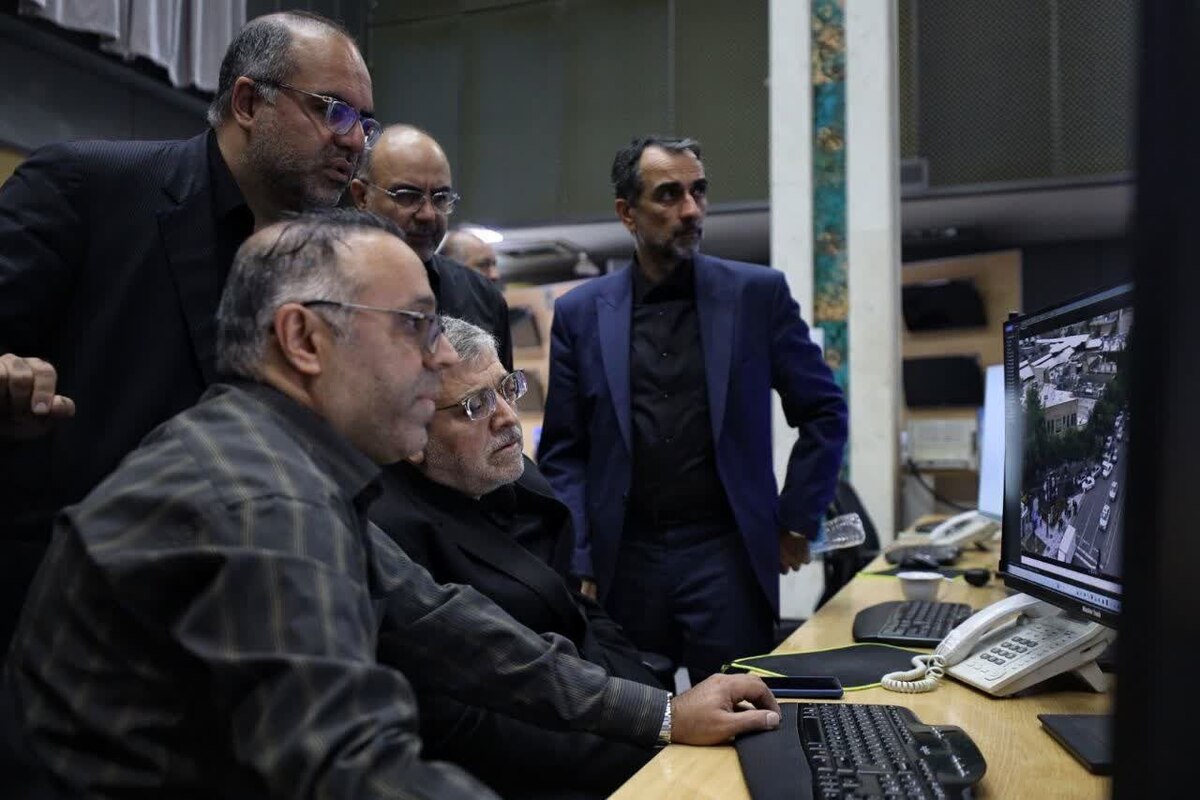 آخرین تمهیدات ترافیکی و حمل‌ونقلی خیابان امام‌رضا(ع) با حضور شهردار مشهدمقدس و جمعی از مدیران شهری برای مراسم تشییع شهدای خدمت مورد بررسی قرار گرفت.