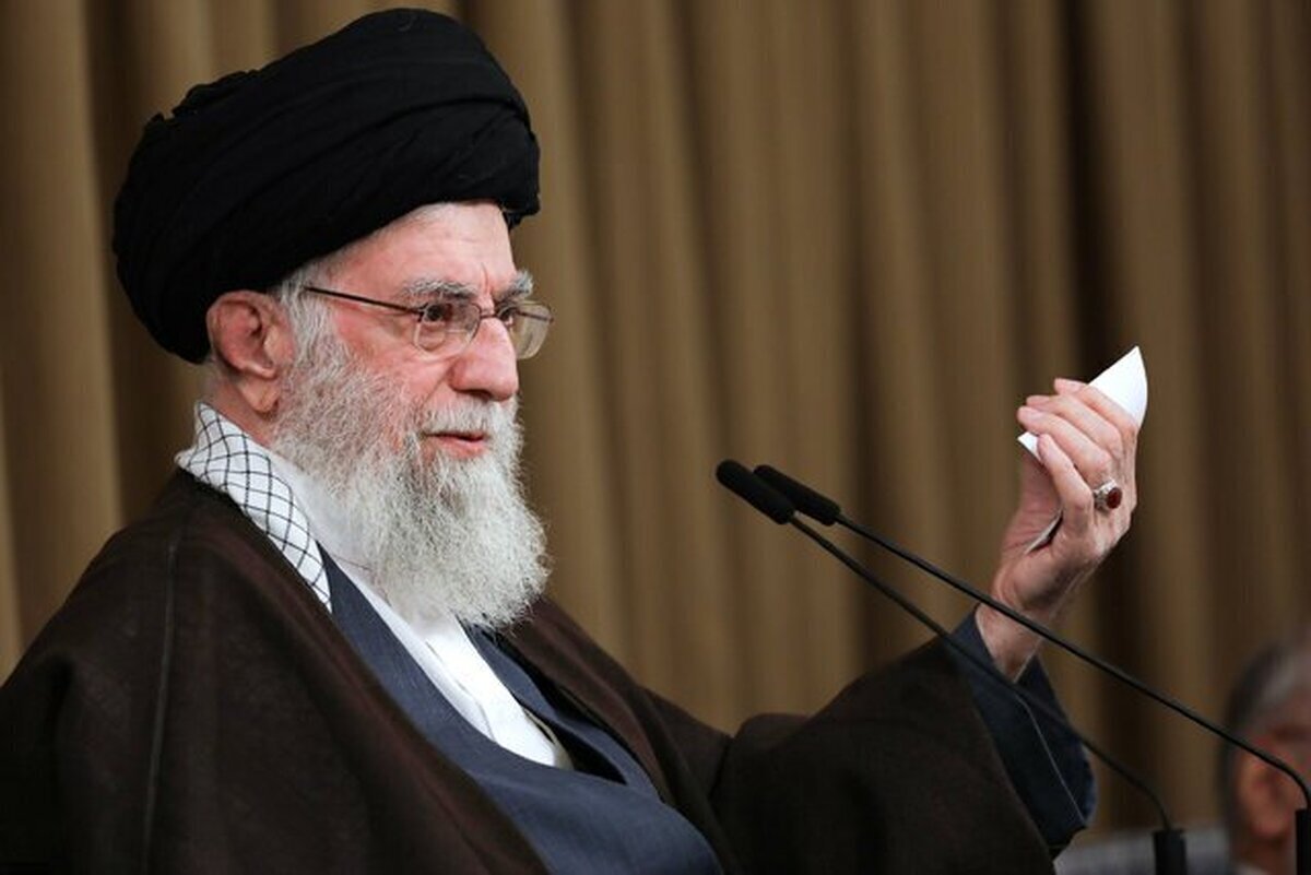 رهبر انقلاب در دیدار نخست وزیر عراق فرمودند: ما شخصیت برجسته‌ای را از دست دادیم. آقای رئیس جمهور برادر بسیار خوب و مسئولی کارآمد و با کفایت و صمیمی و جدی بود.
