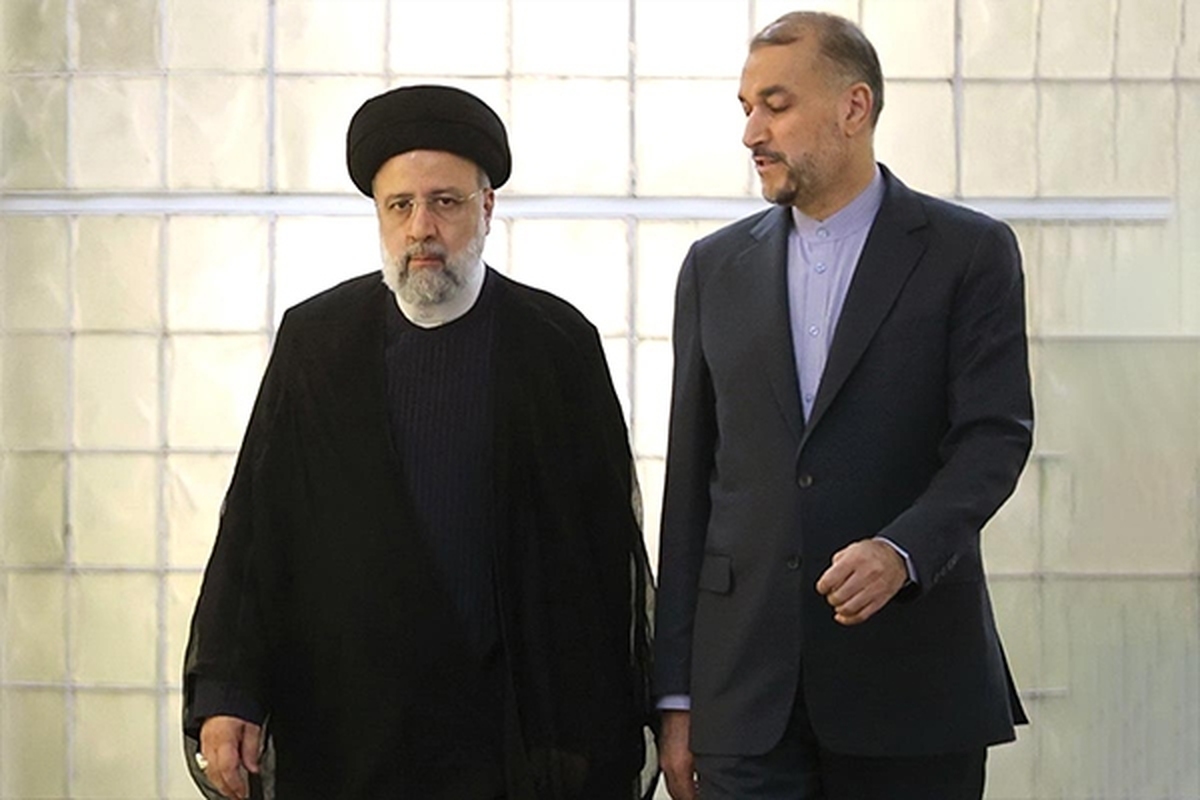 پیکر شهید حسین امیرعبداللهیان، وزیر امور خارجه وارد فرودگاه مشهد شد.