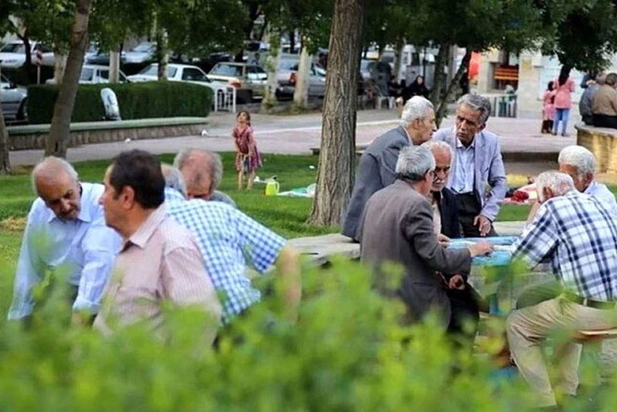 در سال جاری نیز مطابق روال سال‌های پیش و به‌منظور ارج‌نهادن به جایگاه والای بازنشستگان، همسران بازمانده و ازکارافتادگان کلی تحت پوشش سازمان تأمین‌اجتماعی، این سازمان در نظر دارد افراد شاخص و موفق را در بین این عزیزان شناسایی کند و مورد تقدیر قرار دهد.