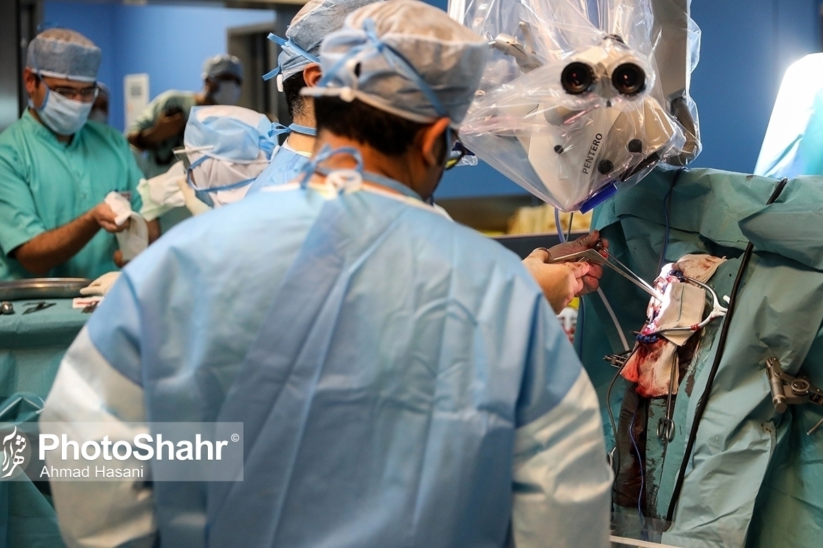 مسؤول دبیرخانه عفاف و حجاب وزارت بهداشت از «طراحی ۱۲ مدل لباس جراحی اسلامی برای بیماران زن در اتاق عمل» خبر داد.