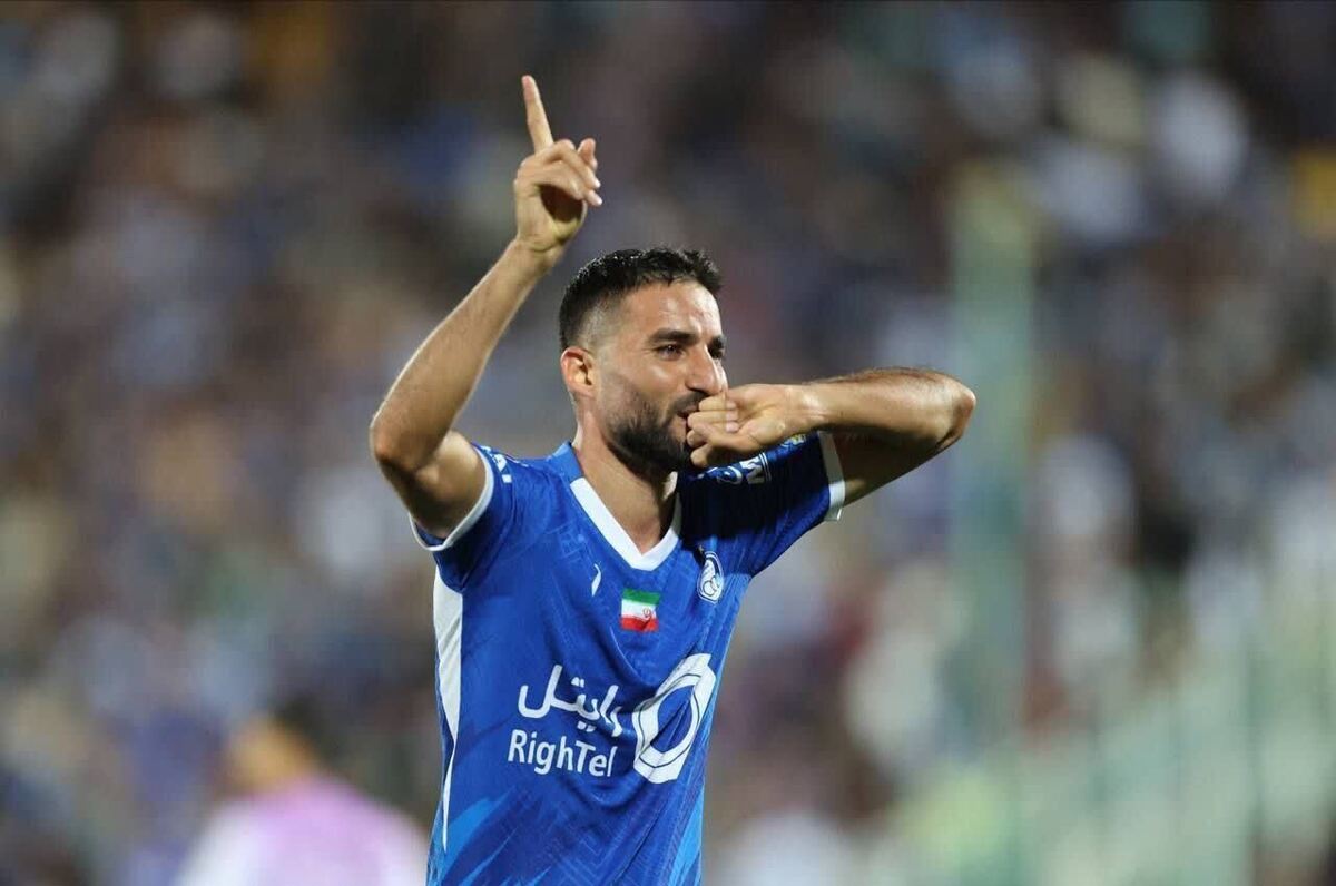 مهرداد محمدی، بازیکن استقلال بعد از اظهارات عجیبی که در شب قهرمانی پرسپولیس داشت نسبت به اظهارات خود ابراز پشیمانی کرد.