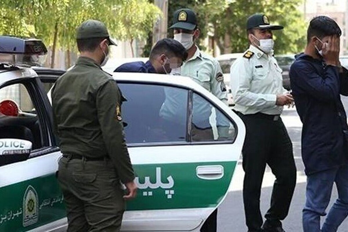 اوایل خرداد ماه امسال وقوع نزاع و درگیری گروهی از اراذل و اوباش در مجتمع تجاری گلستان در شهرک غرب به پلیس اطلاع داده شد.