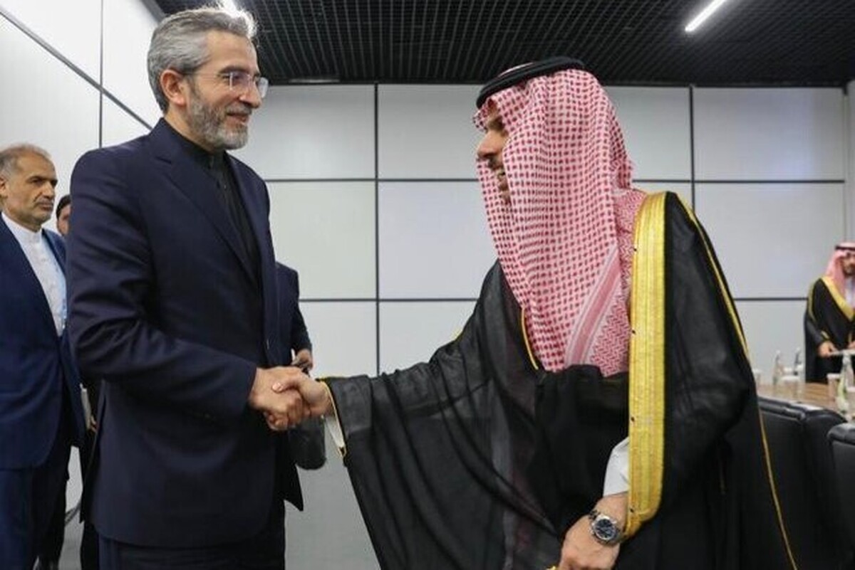 سرپرست وزارت خارجه ایران با وزیر خارجه عربستان دیدار و گفتگو کرد.