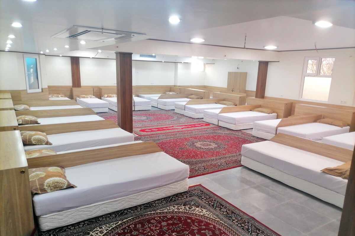 معاون فرهنگی اجتماعی اداره کل اوقاف و امور خیریه خراسان رضوی گفت: حدود ۴۰ هزار ظرفیت شب خواب برای اسکان رسمی، موقت و اضطراری از سوی نهاد وقف در مشهد وجود دارد.