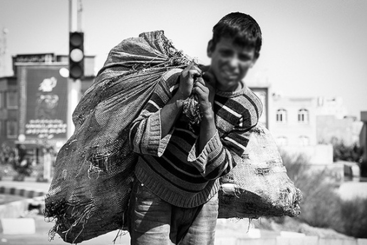 مدیرکل بهزیستی خراسان‌رضوی گفت: ۹۸ درصد از کودکان کار و خیابان تحت پوشش بهزیستی خراسان‌رضوی به صورت روزانه با خانواده خود در ارتباط هستند و حدود نیمی از کودکان کار و خیابان در بازه سنی ۱۲ تا ۱۴ سال قرار دارند.