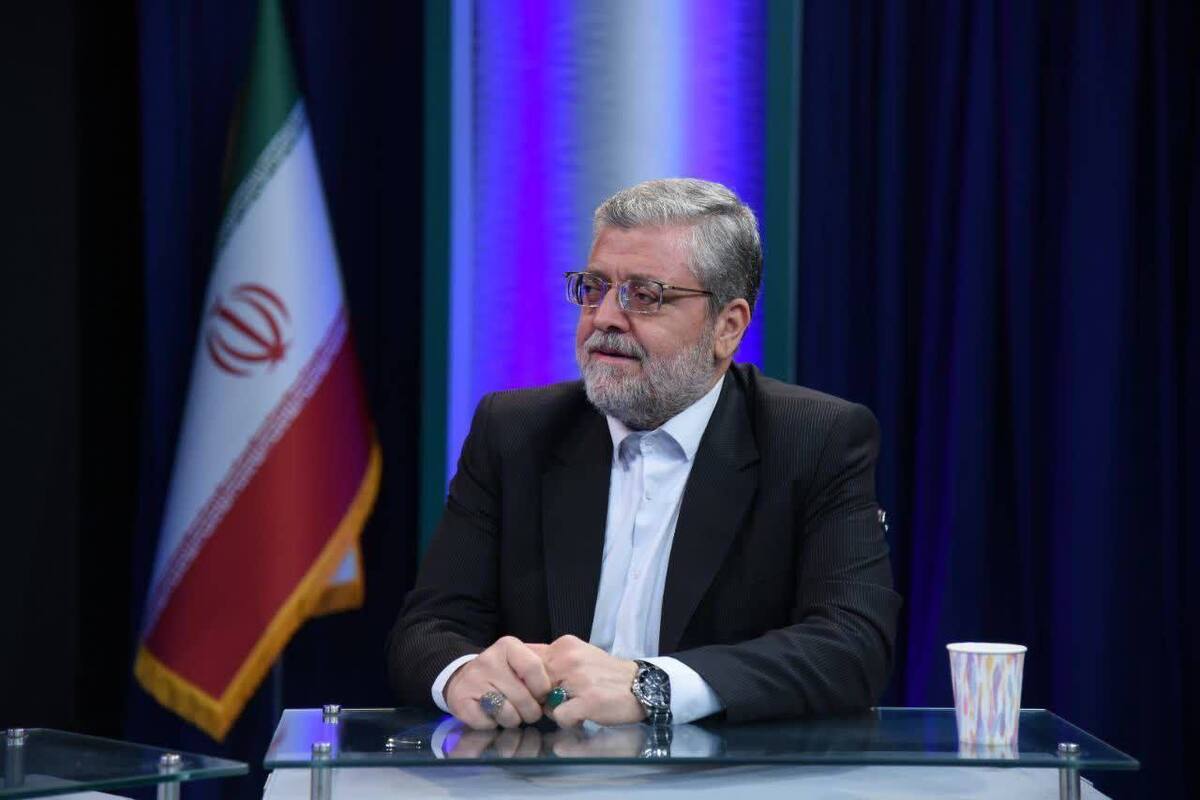 شهردار مشهدمقدس گفت: اعطای تخفیف بیشتر به پرداخت نقد عوارض صدور پروانه و پایانکارهای ساختمانی، تسهیل شرایط تقسیط، اعمال افزایش نرخ کمتر، از ویژگی‌های مصوبه تخفیف ۲۵ درصدی است تا مردم بتوانند راحت‌تر بدهی خود را پرداخت کرده و پروانه و پایانکار بگیرند.