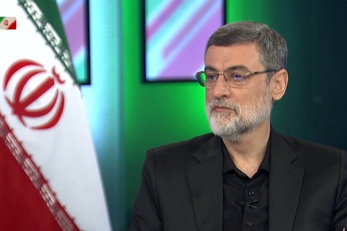 برنامه میزگرد فرهنگی صداوسیما با حضور امیر حسین قاضی زاده هاشمی کاندیدای چهاردهمین دوره انتخابات ریاست جمهوری برگزار شد.