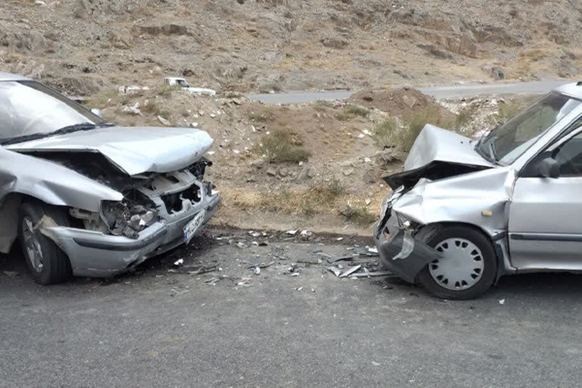 مسوول روابط عمومی آتش‌نشانی سبزوار گفت: برخورد ۲ دستگاه خودرو سواری پراید در این شهر عصر جمعه هشت مصدوم برجای گذاشت.