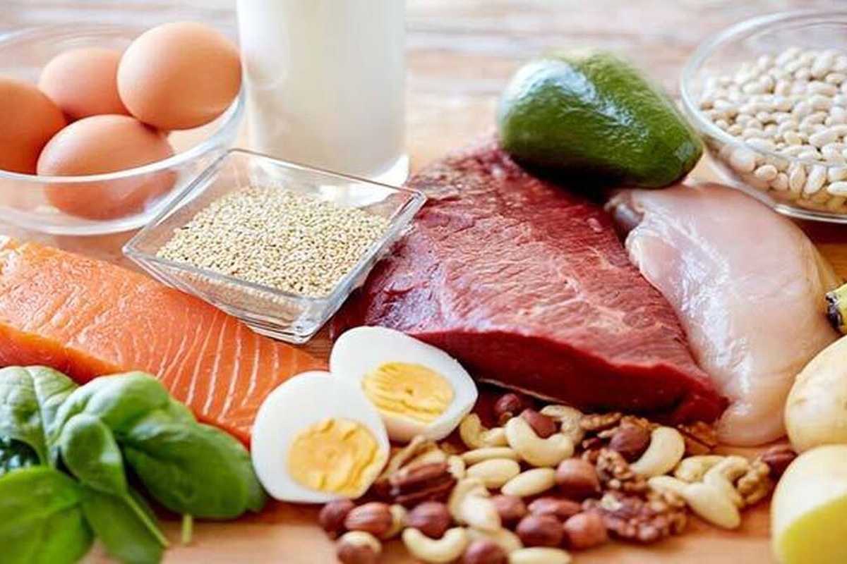 در راستای ارتقای برنامه‌های سلامت و ایمنی شیر و فرآورده‌های لبنی و گوشتی اداره کل امور فراورده‌های غذایی و آشامیدنی دو برنامه عملیاتی شامل پیاده‌سازی الزامات سیستم‌های مدیریت ایمنی مواد غذایی در واحدهای تولیدی محصولات لبنی، گوشتی و دریایی و پایش شاخص‌های سلامت و ایمنی محصولات مذکور در سطح عرضه اعلام کرد.